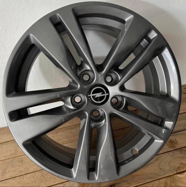 Opel 16os gyári alufelni 5x105 Astra Tpms szenzor