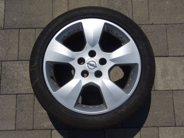 Opel 17" 5x110 ET47 gyri alufelni 225/45R17 nyrigumi Astra Zafira