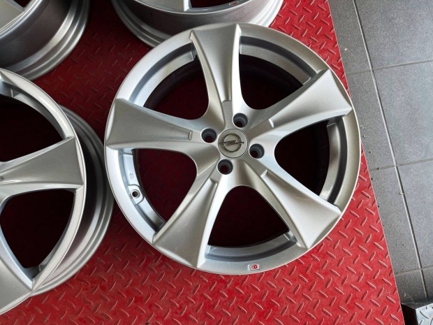 Opel 18" 4x100 alufelni elad 18 coll Astra Corsa