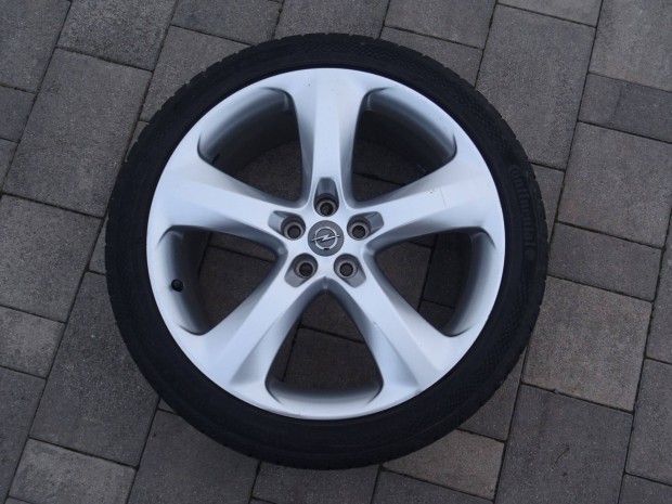Opel 19" 5x105 ET46 gyári alufelni 235/40R19 nyárigumi Astra Mokka