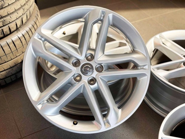 Opel 19" 5x105 gyri alufelni elad 19 coll Mokka Astra