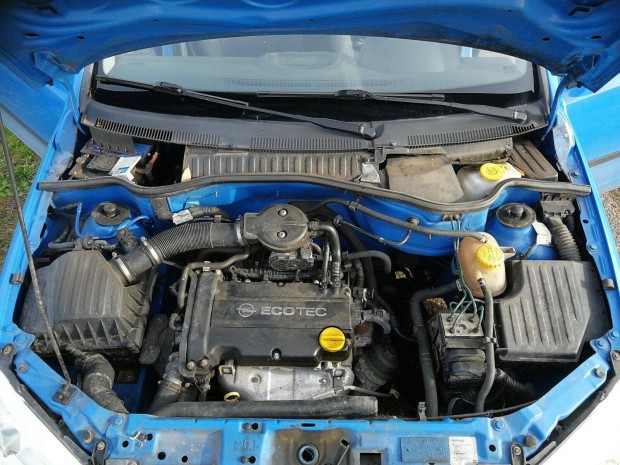 Opel 1.2-es benzines motor egyben eladó. z12xe. Katalizátor nincs