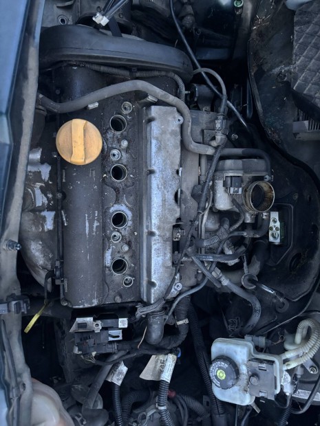 Opel 1.6 benzin Z16xe motor elado 148e km
