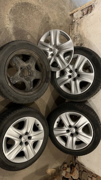 Opel 215/55 R17 tli gumi szett felnivel 5x115 ET44