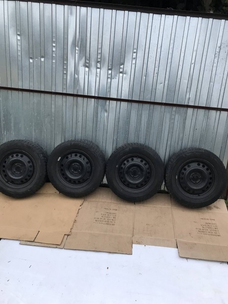 Opel 4x100 lemezfelni szett,195/65r15 Tli gumival elad.