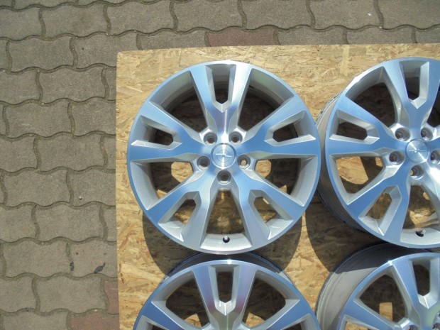 Opel 5 x 115-ös alufelni + T.P.M.S kitűnő állapotban eladó