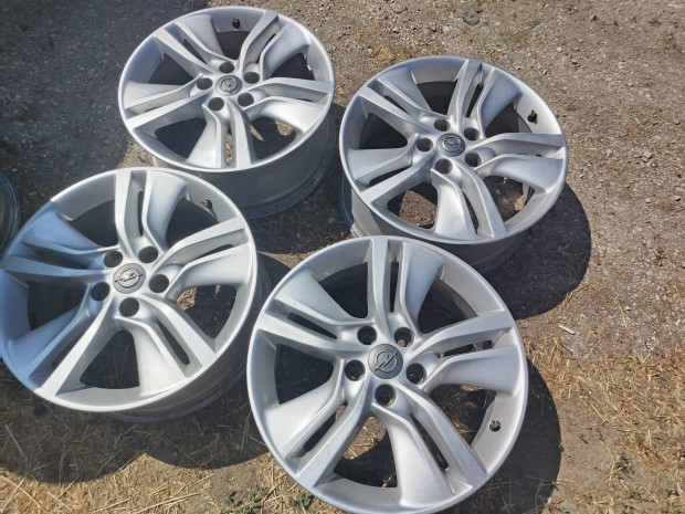Opel 5x110 17" gyári alufelni szett