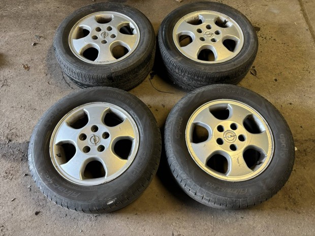 Opel 5x110 '15 felni alufelni 195/65 R15 nyri gumi