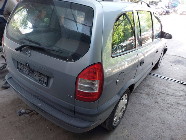 Opel A Zafira karosszéria elemei Z163
