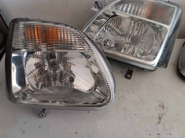 Opel Agila A , Suzuki Wagon R+ jobb , bal első fényszóró