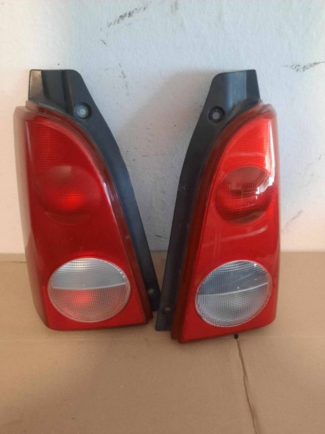 Opel Agila jobb , bal h�ts� l�mpa