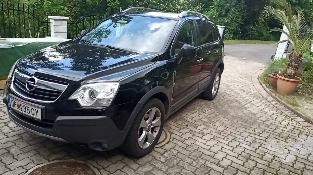 Opel Antara elad