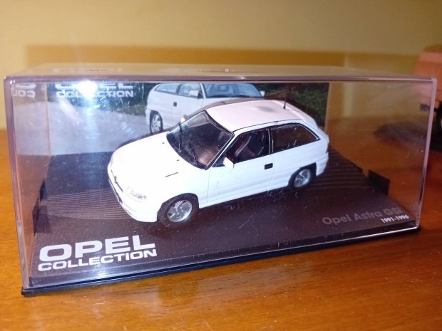 Opel Asta GSI 1:43