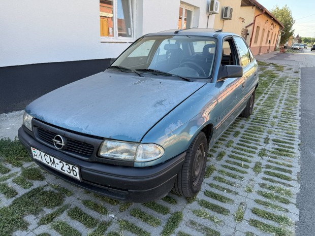 Opel Astra 1.4 GLS műszakival