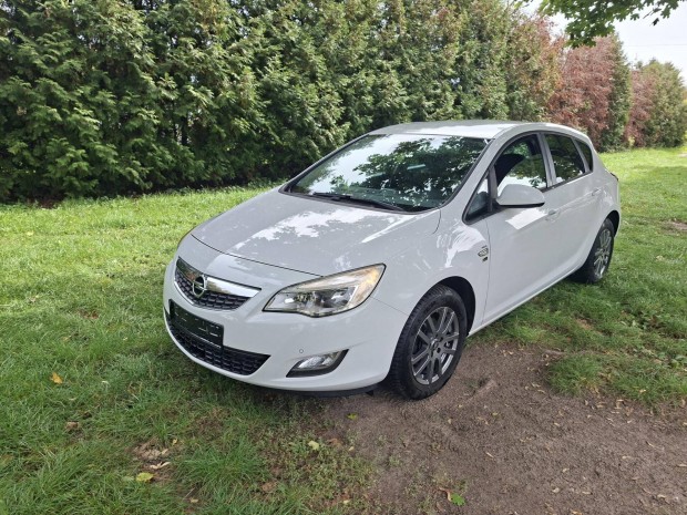 Opel Astra 1.4 T Active