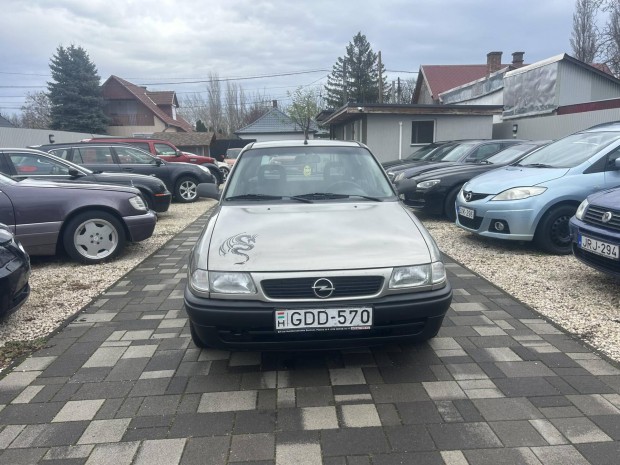 Opel Astra 1.4i GL SE