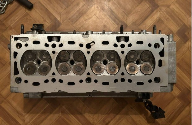 Opel Astra 1.6 hengerfej