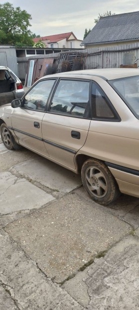 Opel Astra Bontdik