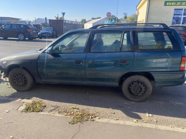 Opel Astra Caravan 1.4 16V GL Plus