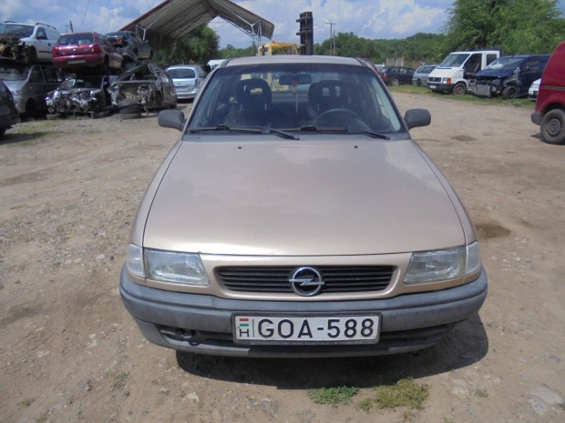 Opel Astra F 1.4Benzin GL 8V 44KW 1998 vj. Bontott alkatrszek