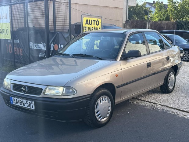 Opel Astra F 1.4 16V Champion 123 e km! Szervo!...