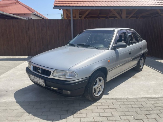 Opel Astra F 1.4 Classic 8 szelepes! sok mszak...