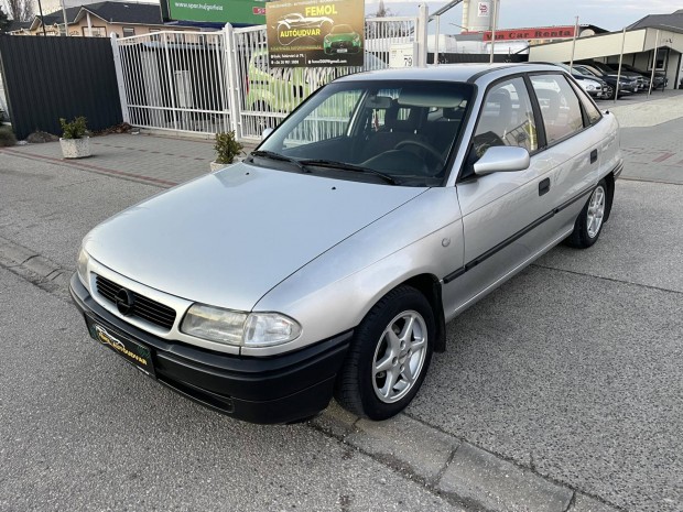 Opel Astra F 1.4 Classic GL Moi! Szervizknyv!...