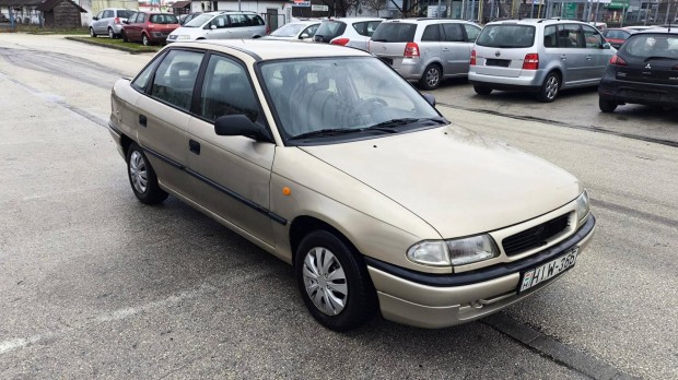 Opel Astra F 1.4 Classic Start +++ Von�horog !!...