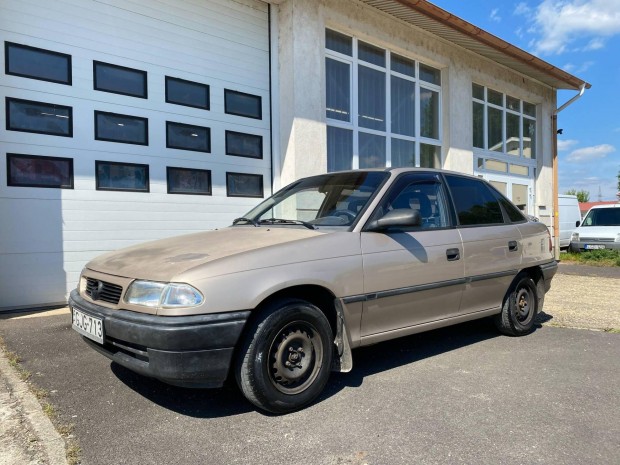 Opel Astra F 1.4 GL Vonóhorgos - Magyarországi...