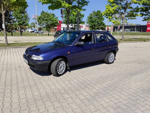 Opel Astra F 1.6 75LE