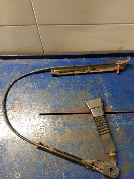 Opel Astra F Bal Els� Biztons�gi �v Csatlakoz�