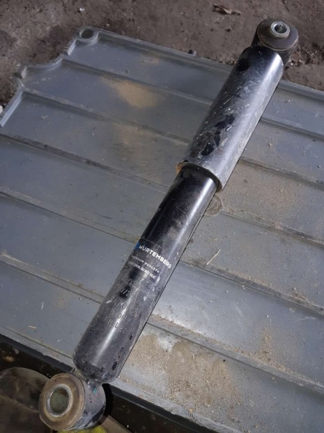 Opel Astra F H�ts� Leng�scsillap�t�