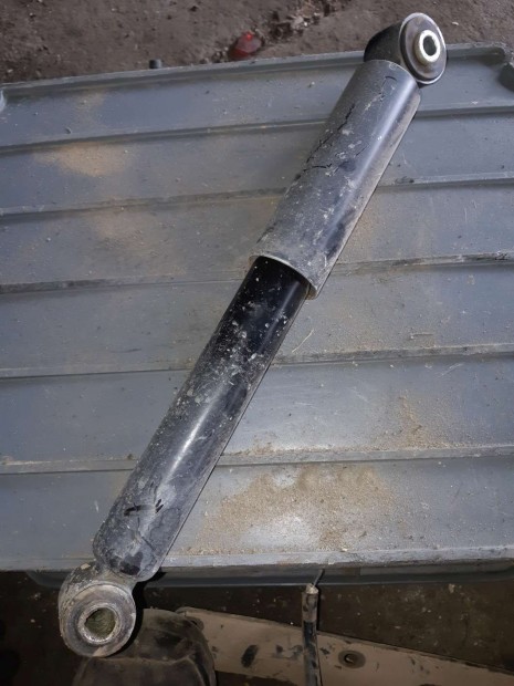 Opel Astra F H�ts� Leng�scsillap�t�