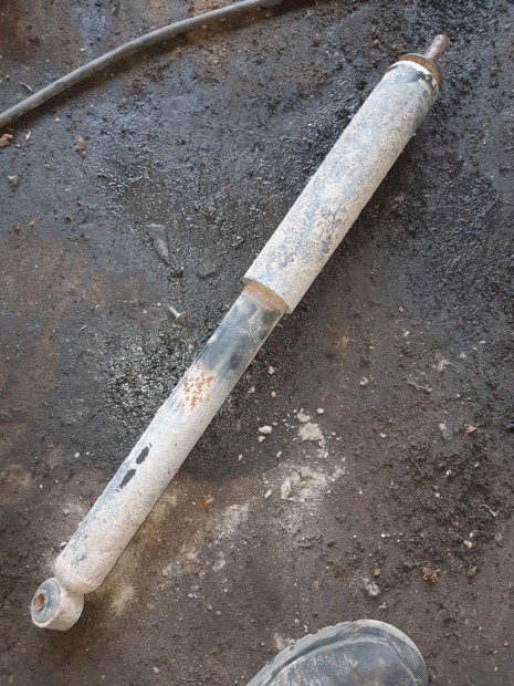 Opel Astra F H�ts� Leng�scsillap�t�