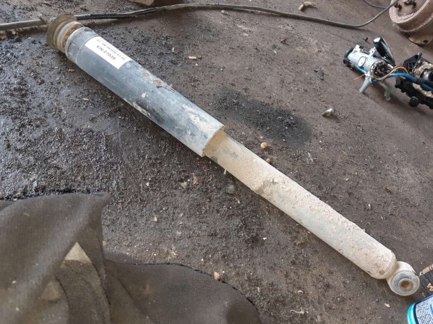 Opel Astra F H�ts� Leng�scsillap�t�