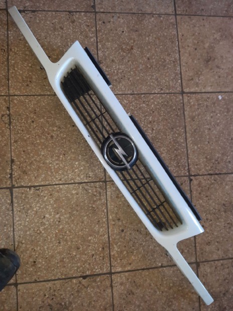Opel Astra F Hűtőrács