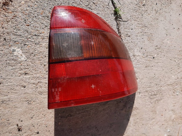 Opel Astra F Sedan jobb h�ts� l�ma