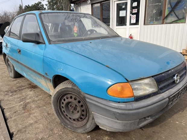 Opel Astra F (1993) 1.4i C14NZ Alkatr�szek #M3716
