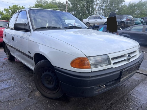 Opel Astra F (1993) 1.6i C16SE Alkatrészek #M2674