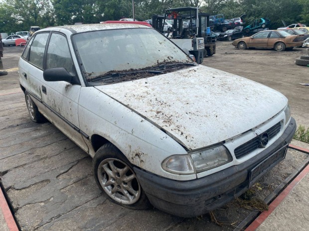 Opel Astra F (1995) 1.4i C14NZ Alkatrszek #M1134