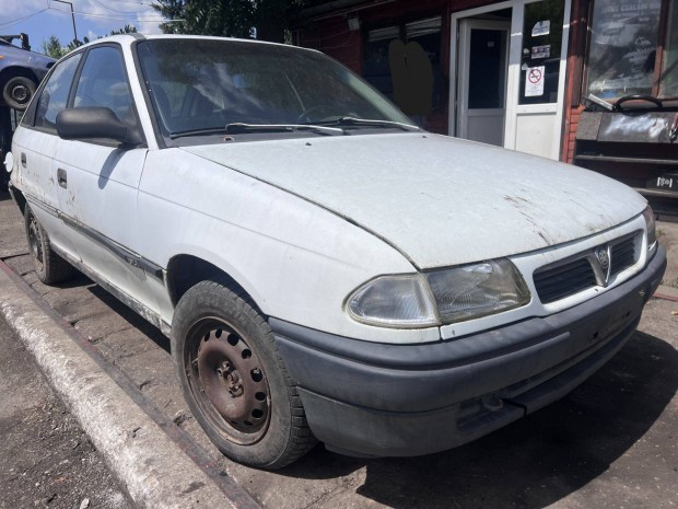 Opel Astra F (1995) 1.4i C14SE Alkatrszek #M2886