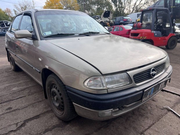 Opel Astra F (1996) 1.4i X14XE Alkatrészek #M3218