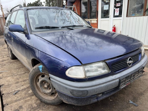 Opel Astra F (1996) 1.6i X16SZR Alkatr�szek #M3664