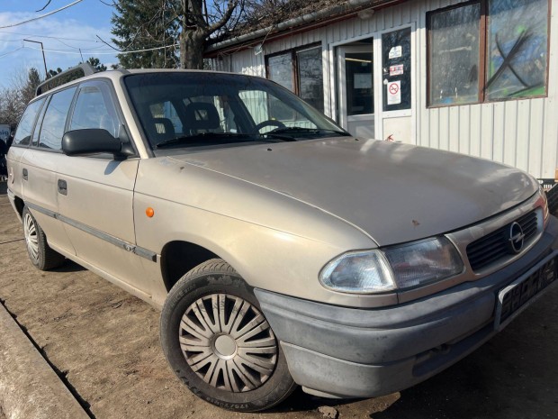 Opel Astra F (1997) 1.4i X14XE Alkatr�szek #M3731