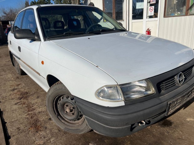 Opel Astra F (1998) 1.4i X14NZ Alkatr�szek #M3705