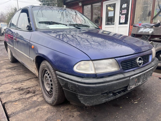 Opel Astra F (2000) 1.6i X16SZ Alkatrszek #M3395