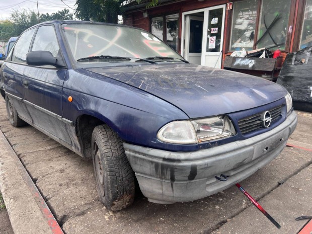 Opel Astra F (2001) 1.4i X14NZ Alkatrszek #M3173