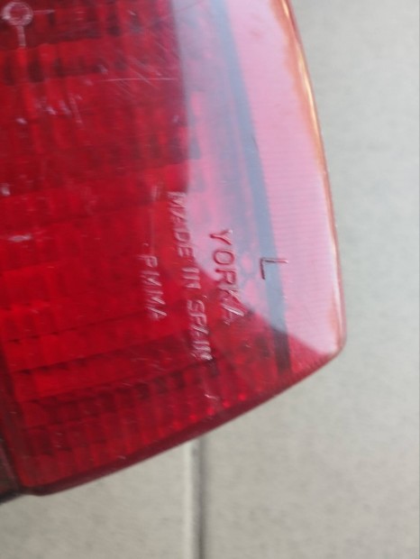 Opel Astra F sedan h�ts� l�mpa p�rban foglalattal