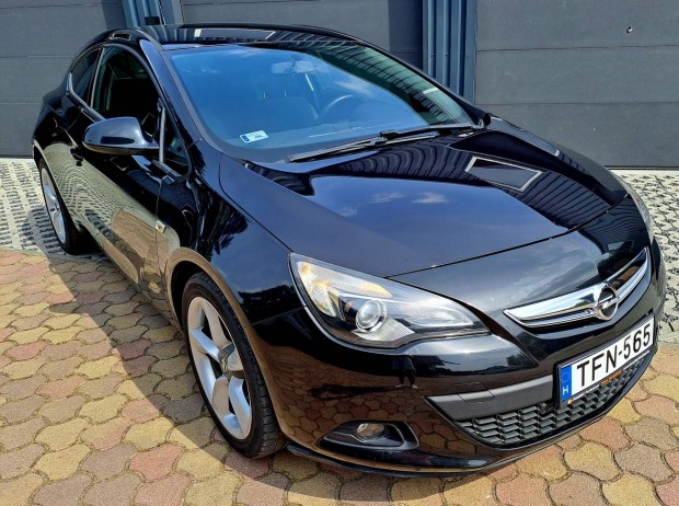 Opel Astra GTC 1.4 T Alufelni! Tempomat! Blueto...