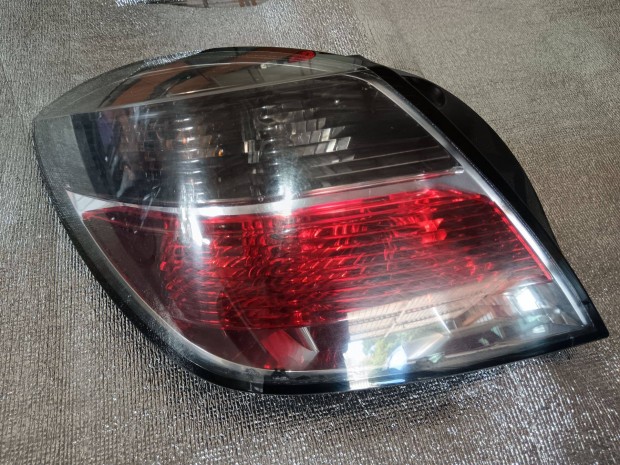Opel Astra GTC bal hátsó lámpa